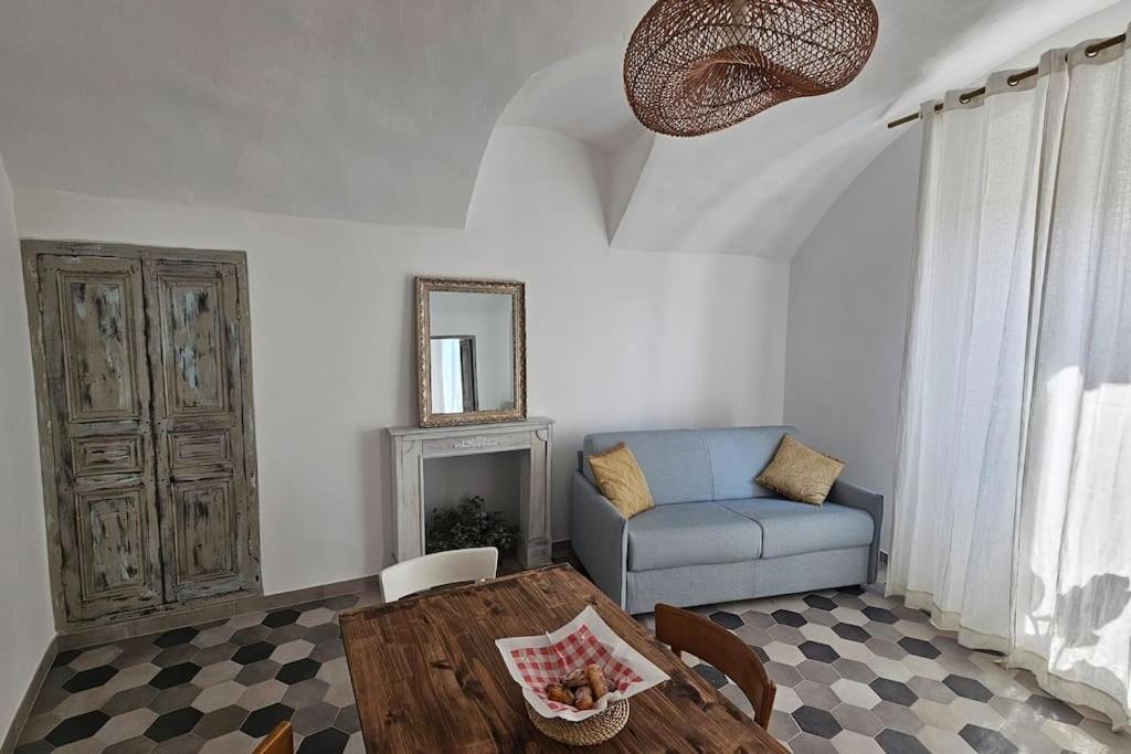 Car.Lo. Casa Vacanze Dolceacqua Exterior photo